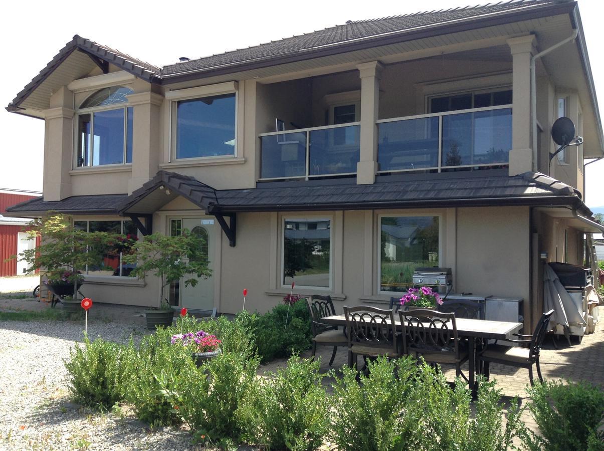 All Seasons Bed & Breakfast Kelowna Exterior photo